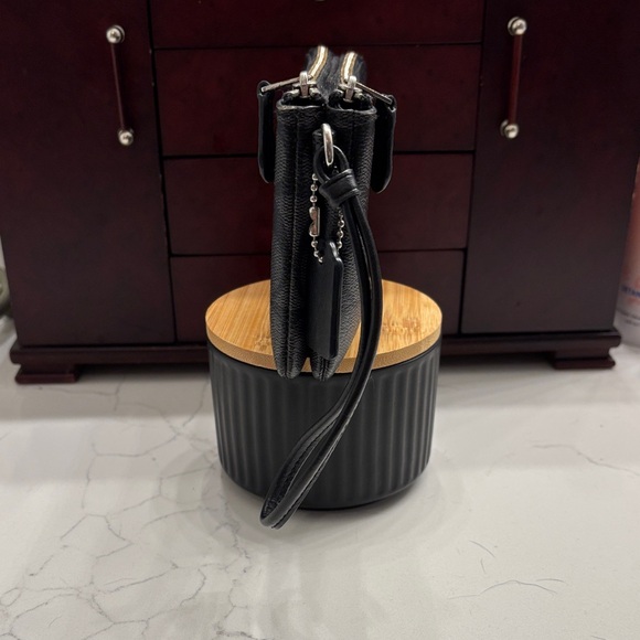 Coach Signature Black Wristlet - Picture 4 of 5